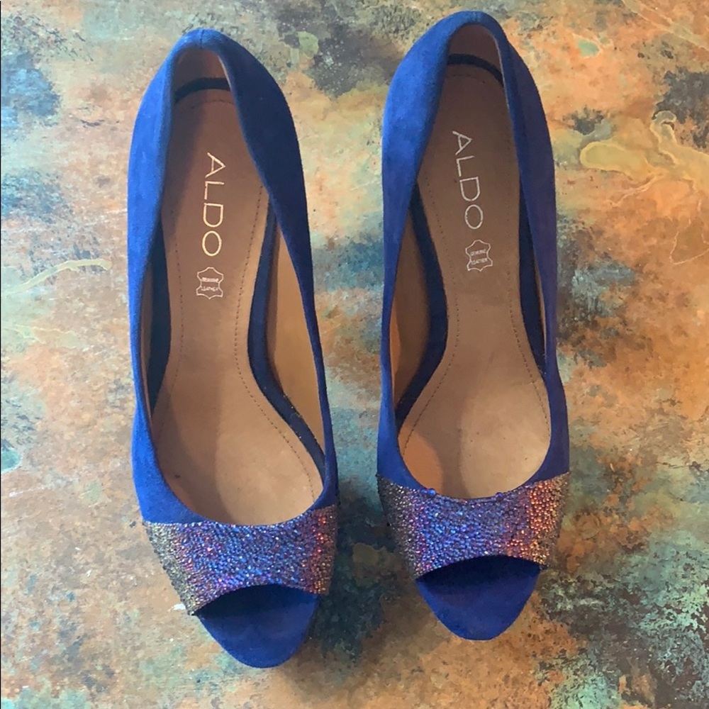 Strassed Heels - Picture 3 of 11